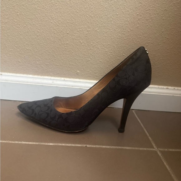 COACH ELLIN Signature Mono Pumps
Size 6 Black Formal Office Classic Designer - Picture 11 of 17